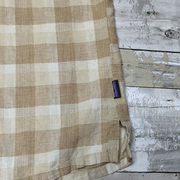 Patagonia hemp cotton blend tan plaid short sleeve button down collared shirt - Picture 2 of 8